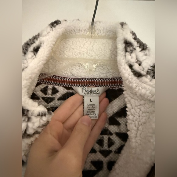 Tennessee Pullover - Picture 2 of 3